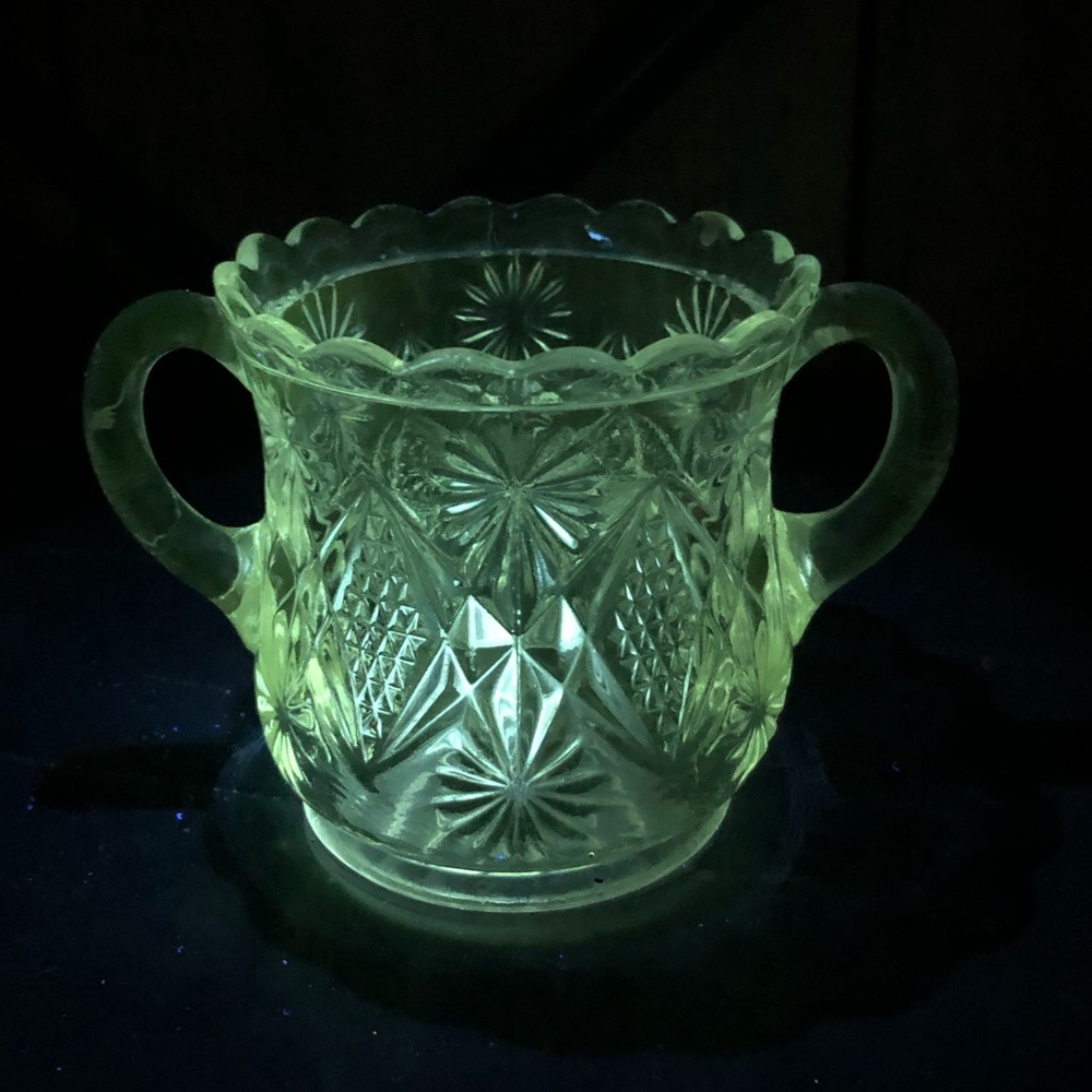 VTG Manganese UV GLOW Clear Glass Small Cup With 2 Handles- Wavy Top Edge